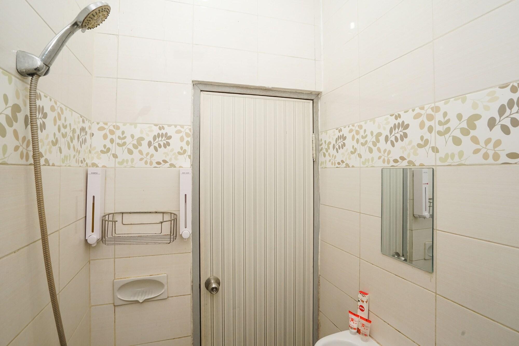 Oyo 450 Semampir Residence Surabaya Dış mekan fotoğraf